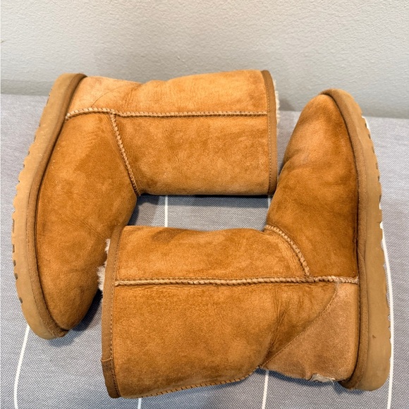 UGG Women's Classic Short II Boots in Chestnut - Picture 7 of 10